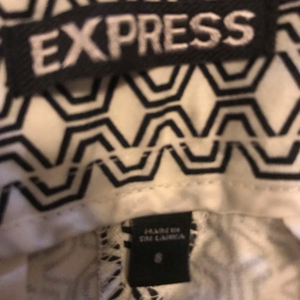 Express pattern shorts - Picture 4 of 4
